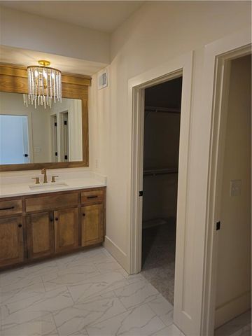 13427 W 174th Terrace, Overland Park, KS 66221