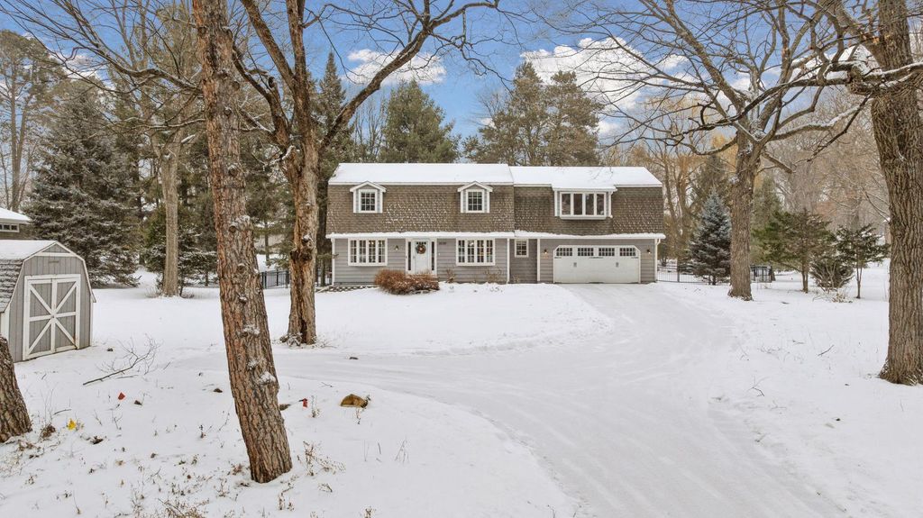 2650 Kelly Avenue, Orono, MN 55331