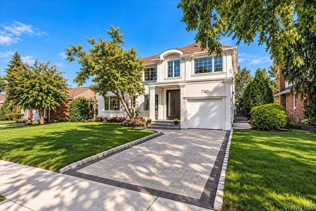 740 Willow Road, Franklin Square, NY 11010 — photo 2