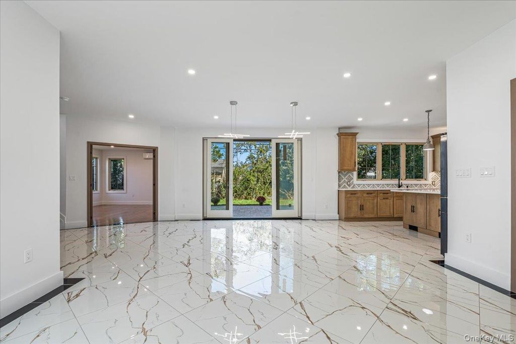 740 Willow Road, Franklin Square, NY 11010 — photo 4