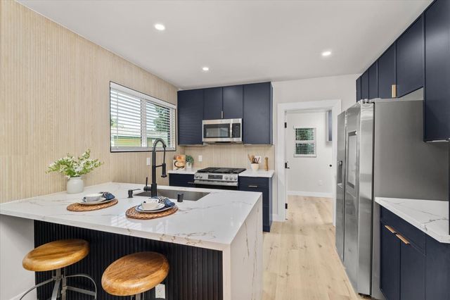 112 Donner Ave, Roseville, CA 95678