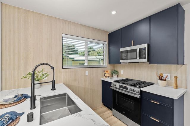 112 Donner Ave, Roseville, CA 95678