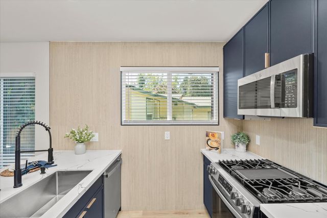 112 Donner Ave, Roseville, CA 95678