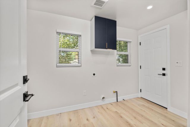 112 Donner Ave, Roseville, CA 95678