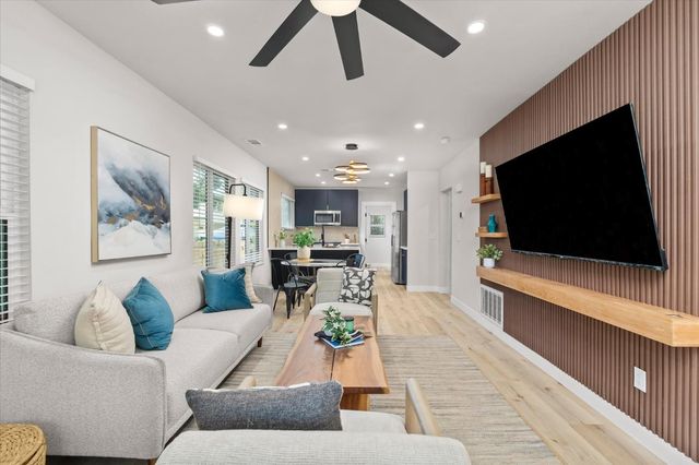 112 Donner Ave, Roseville, CA 95678