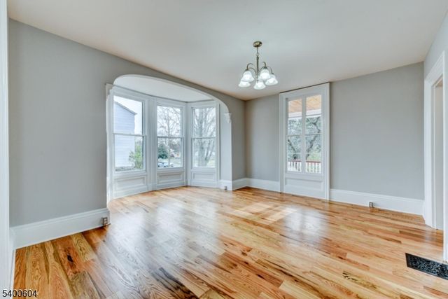 23 Amwell Rd, Millstone Boro, NJ 08844