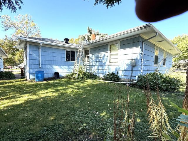402 3rd Street NE, Fosston, MN 56542