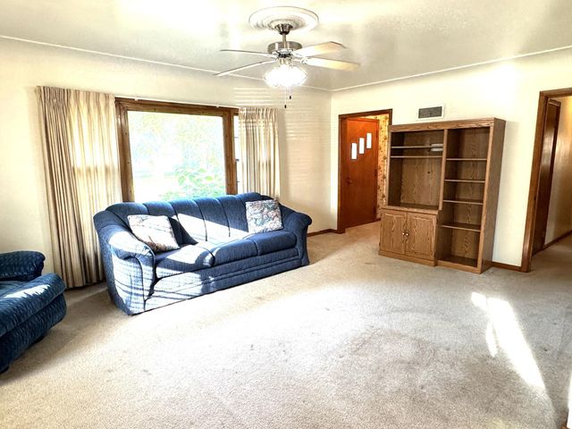 402 3rd Street NE, Fosston, MN 56542