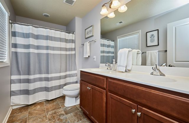 1355 SE Waddell Way, Waukee, IA 50263