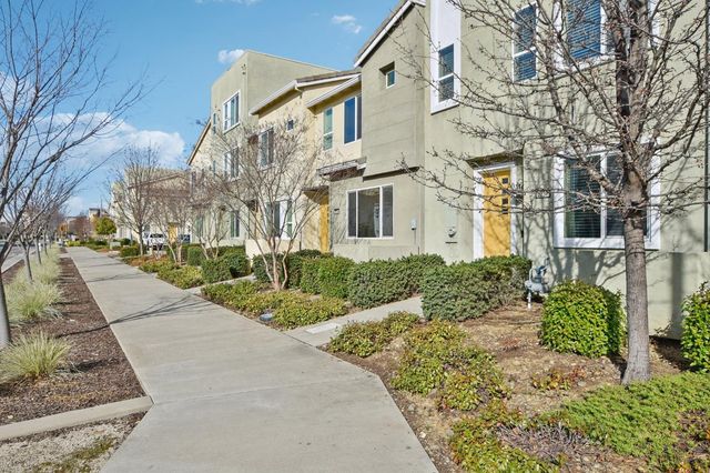 3237 Bridgeway Dr, Rancho Cordova, CA 95670