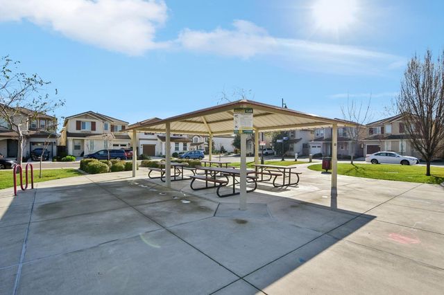 3237 Bridgeway Dr, Rancho Cordova, CA 95670