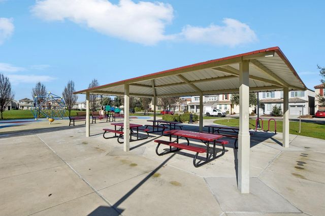 3237 Bridgeway Dr, Rancho Cordova, CA 95670