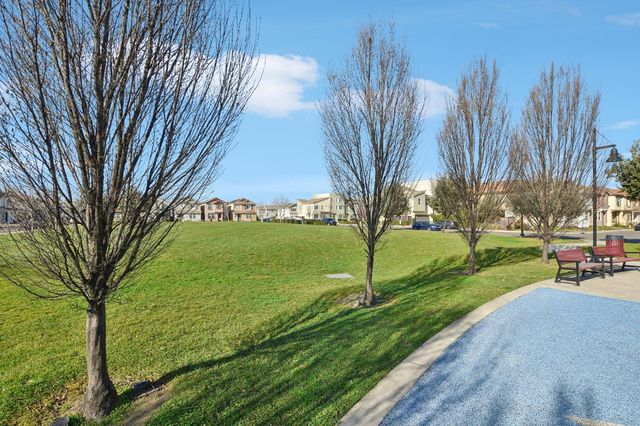 3237 Bridgeway Dr, Rancho Cordova, CA 95670