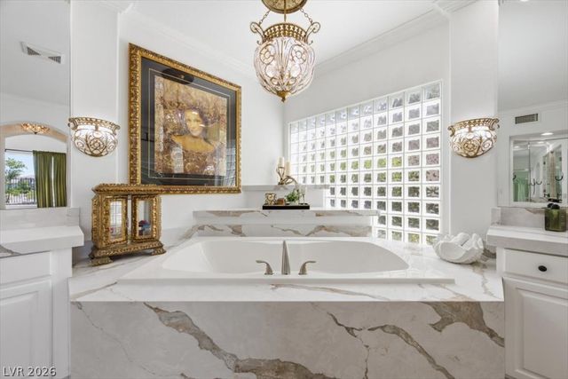 9521 Queen Charlotte Drive, Las Vegas, NV 89145