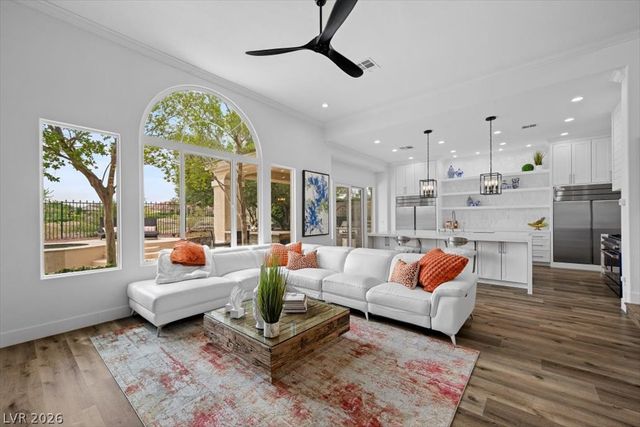 9521 Queen Charlotte Drive, Las Vegas, NV 89145
