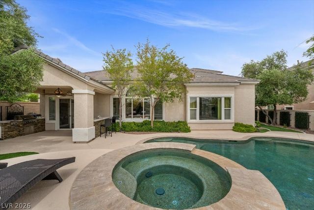 9521 Queen Charlotte Drive, Las Vegas, NV 89145