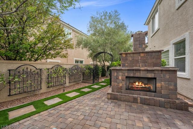 9521 Queen Charlotte Drive, Las Vegas, NV 89145