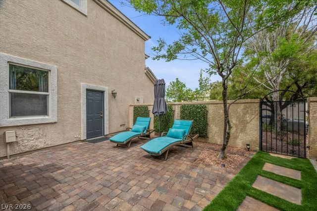 9521 Queen Charlotte Drive, Las Vegas, NV 89145