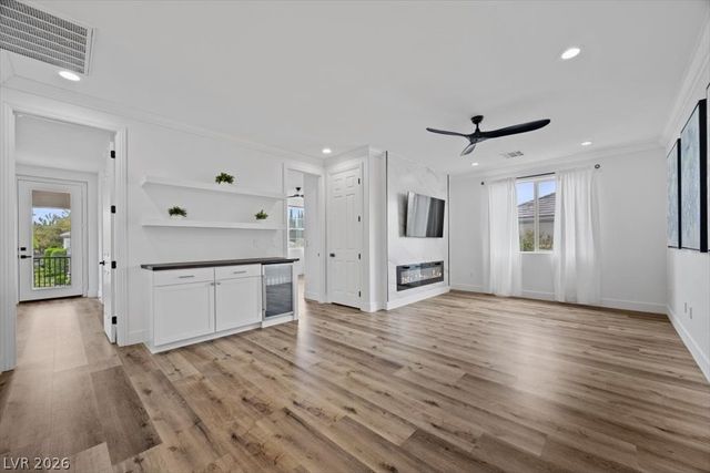 9521 Queen Charlotte Drive, Las Vegas, NV 89145