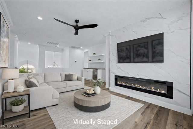 9521 Queen Charlotte Drive, Las Vegas, NV 89145
