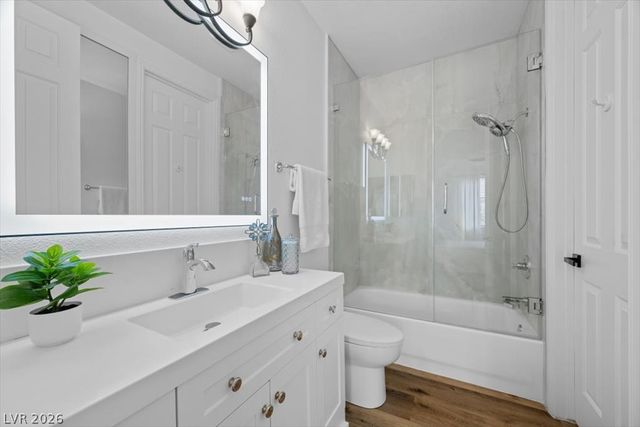 9521 Queen Charlotte Drive, Las Vegas, NV 89145