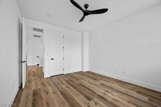 9521 Queen Charlotte Drive, Las Vegas, NV 89145