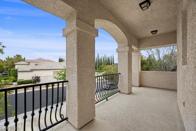 9521 Queen Charlotte Drive, Las Vegas, NV 89145