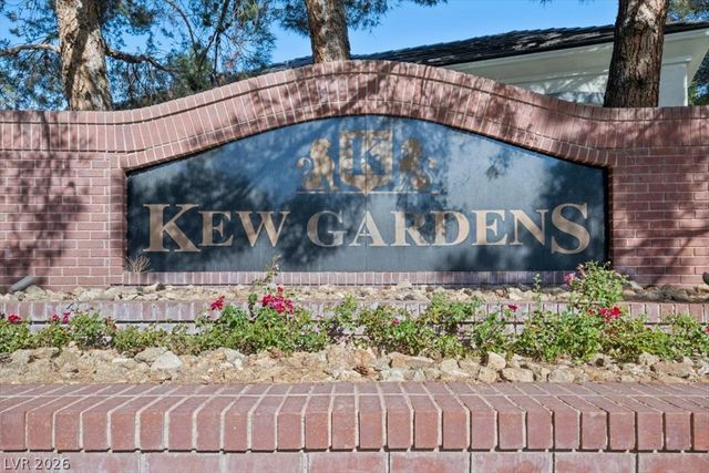 9521 Queen Charlotte Drive, Las Vegas, NV 89145
