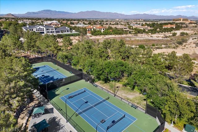 9521 Queen Charlotte Drive, Las Vegas, NV 89145