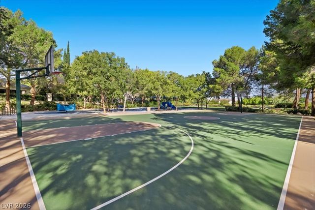 9521 Queen Charlotte Drive, Las Vegas, NV 89145