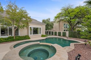 9521 Queen Charlotte Drive, Las Vegas, NV 89145