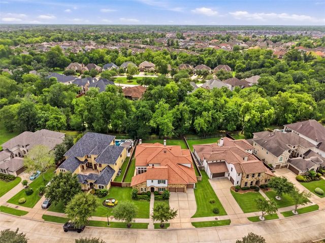 6139 Logan Creek Lane, Sugar Land, TX 77479