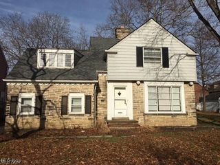 18985 Chagrin Boulevard, Shaker Heights, OH 44122