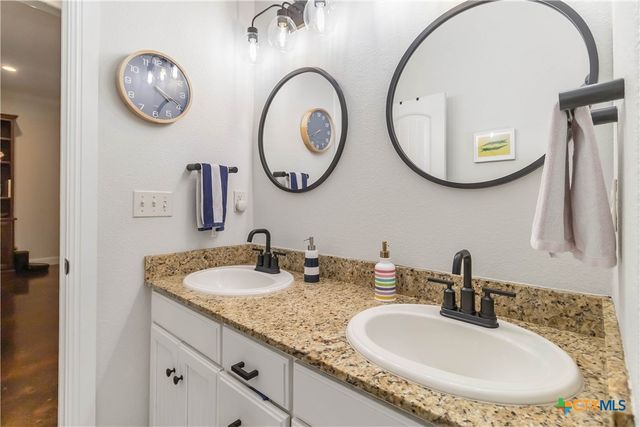 412 Elmwood Drive, New Braunfels, TX 78130