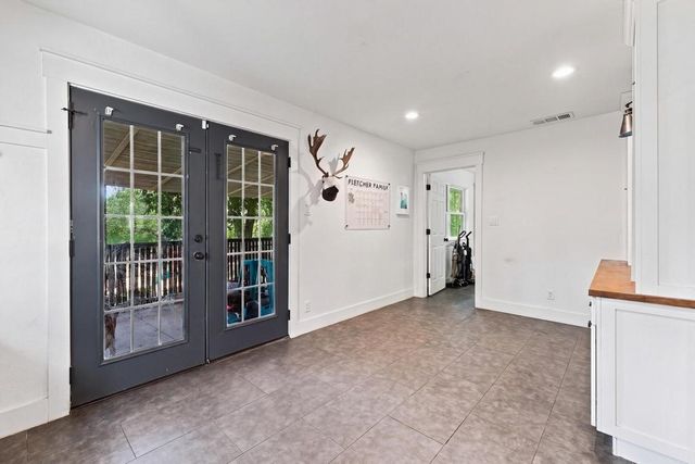 405 E College Street, Gunter, TX 75058