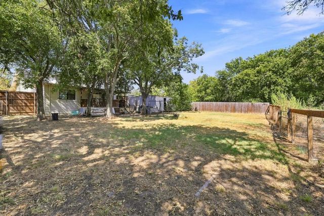 405 E College Street, Gunter, TX 75058