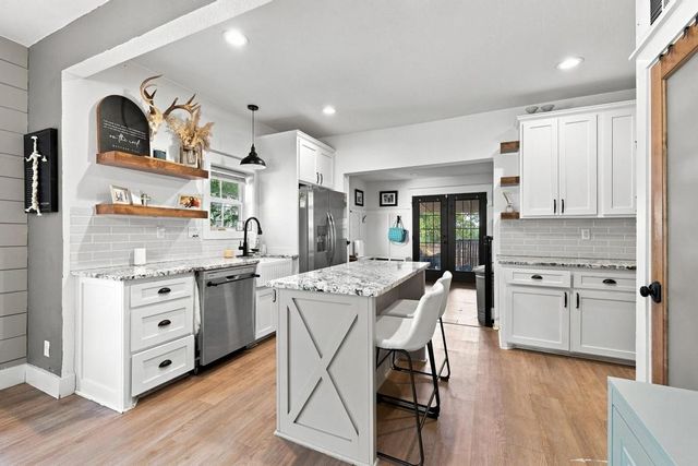 405 E College Street, Gunter, TX 75058
