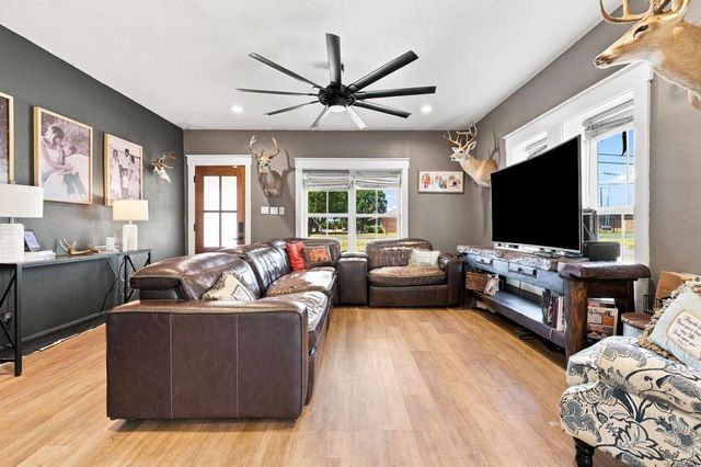 405 E College Street, Gunter, TX 75058