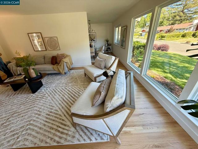 423 Deerfield Dr, Moraga, CA 94556