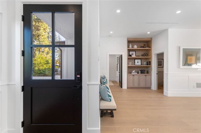 5537 Sunnyslope Avenue, Sherman Oaks, CA 91401