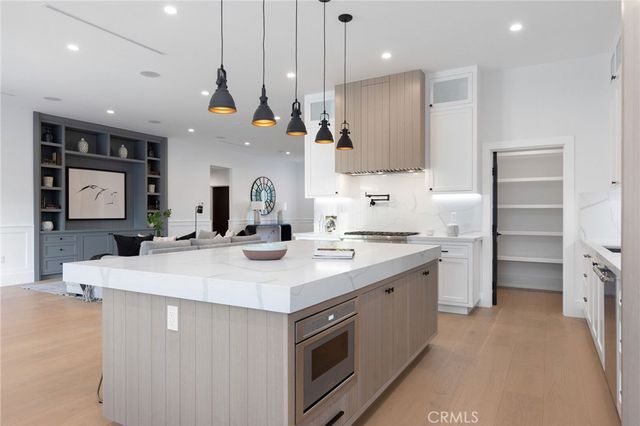 5537 Sunnyslope Avenue, Sherman Oaks, CA 91401