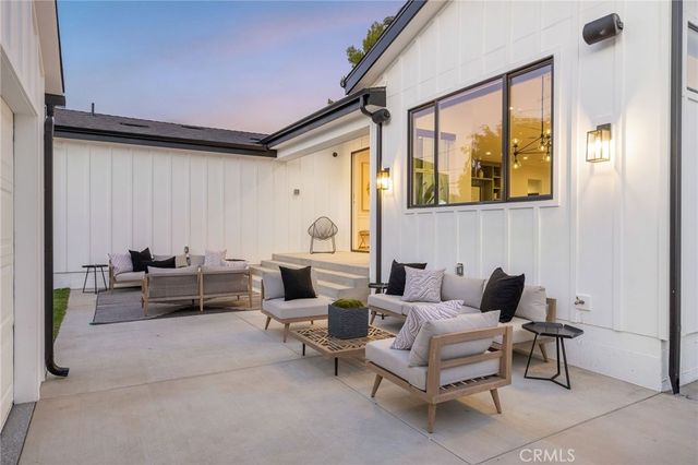5537 Sunnyslope Avenue, Sherman Oaks, CA 91401
