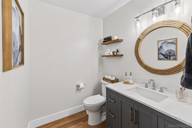 5467 Oakleaf Point, San Diego, CA 92124