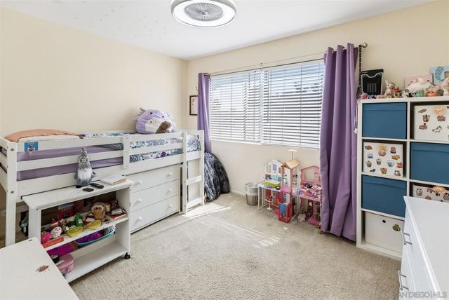 5467 Oakleaf Point, San Diego, CA 92124