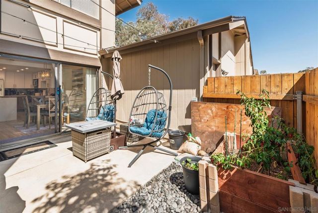 5467 Oakleaf Point, San Diego, CA 92124