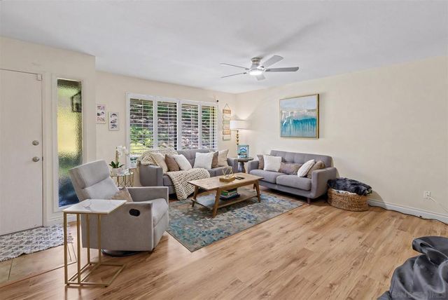 5467 Oakleaf Point, San Diego, CA 92124