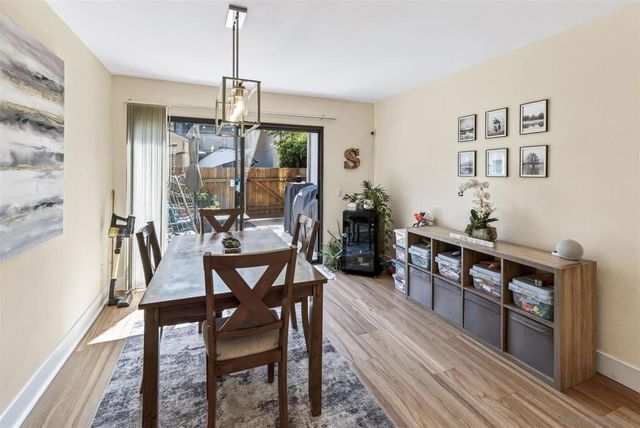 5467 Oakleaf Point, San Diego, CA 92124