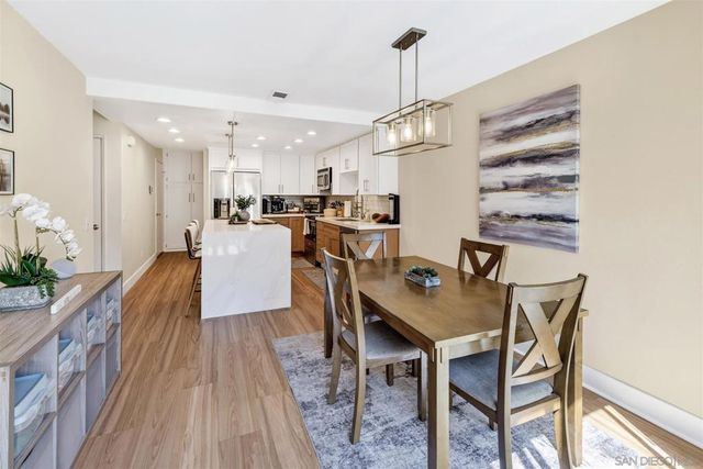 5467 Oakleaf Point, San Diego, CA 92124