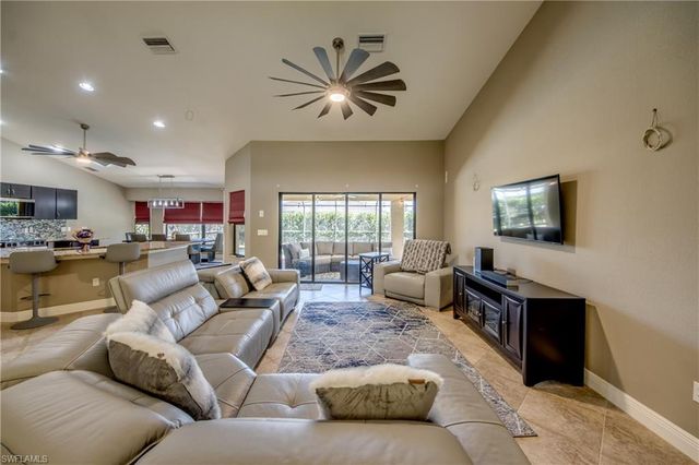 515 SW 29th TER, Cape Coral, FL 33914