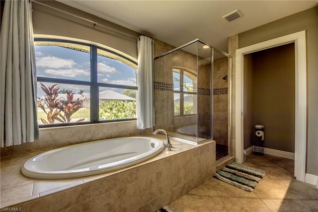 515 SW 29th TER, Cape Coral, FL 33914